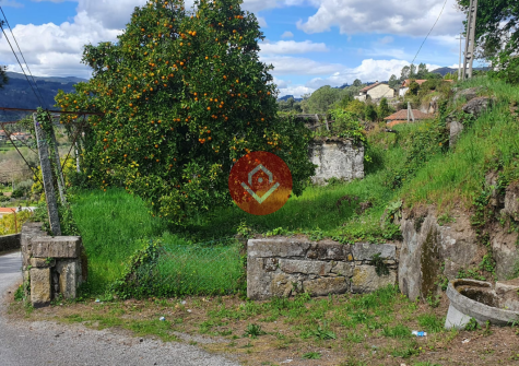 Moradia para restauro em Coucieiro,Vila Verde